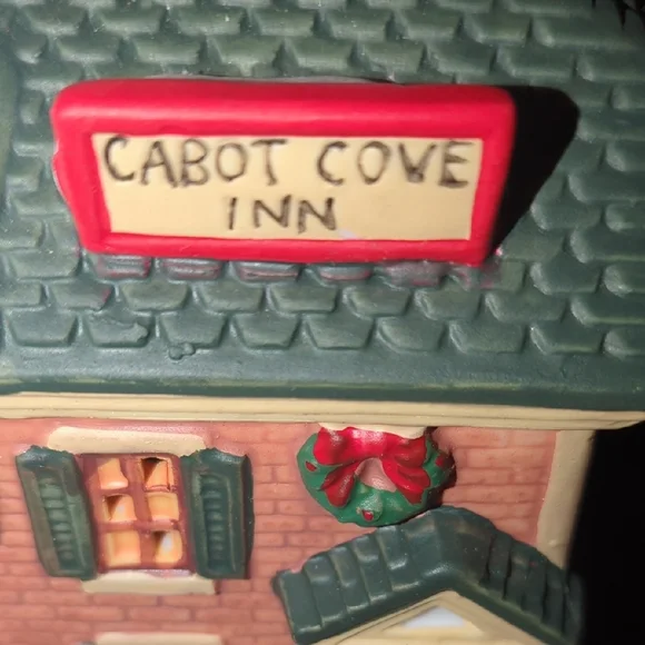 VICTORIAN VILLAGE Cabot Cove Inn - 1999 Edition - Picture 14 of 16